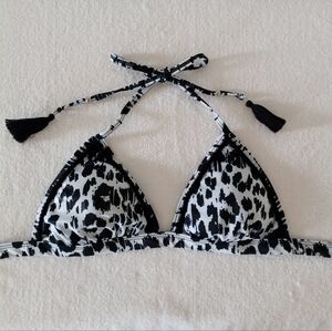 VENUS Pom-Pom Triangle Bikini Top, size 32B/34A/36AA